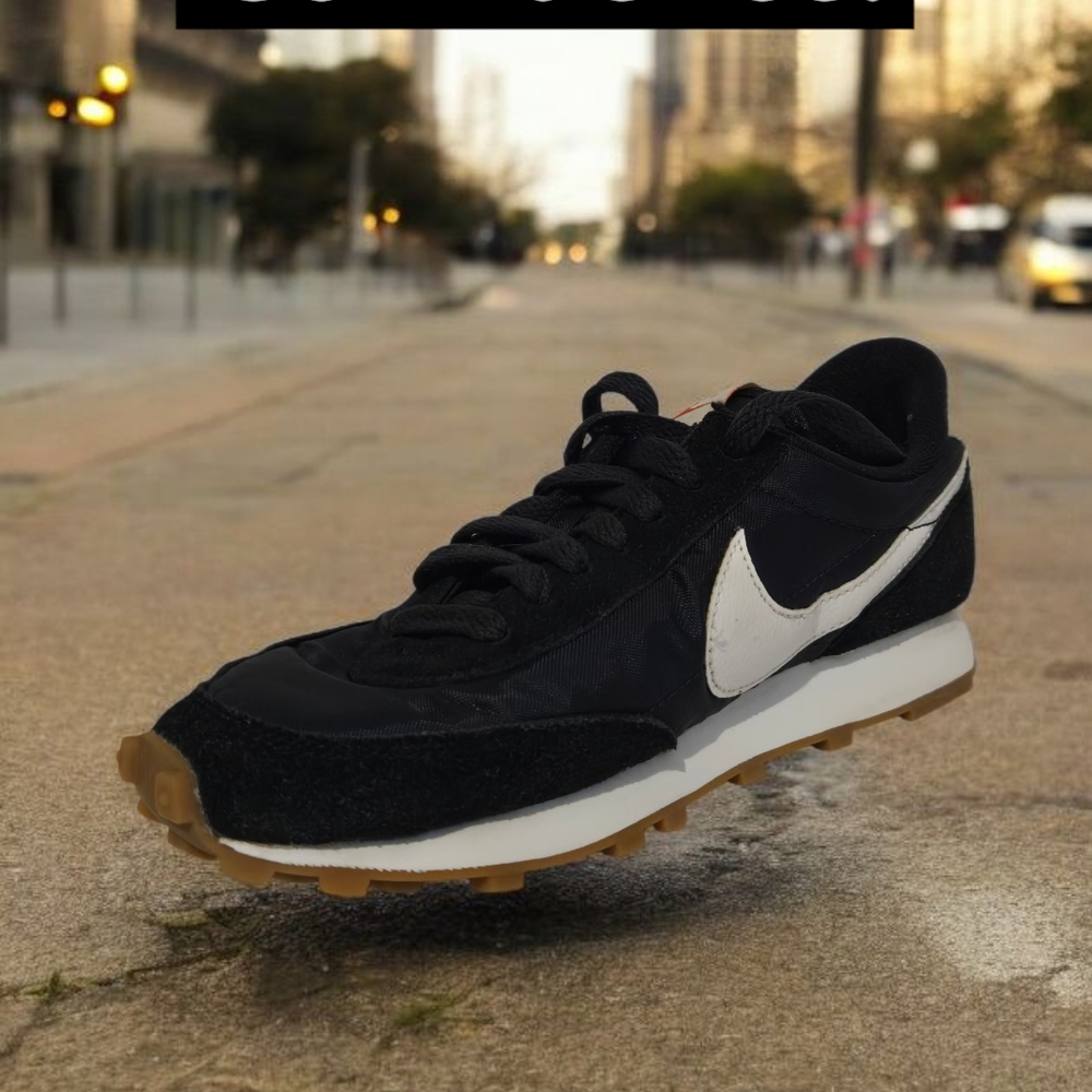 Nike Men's Black and White Sneakers